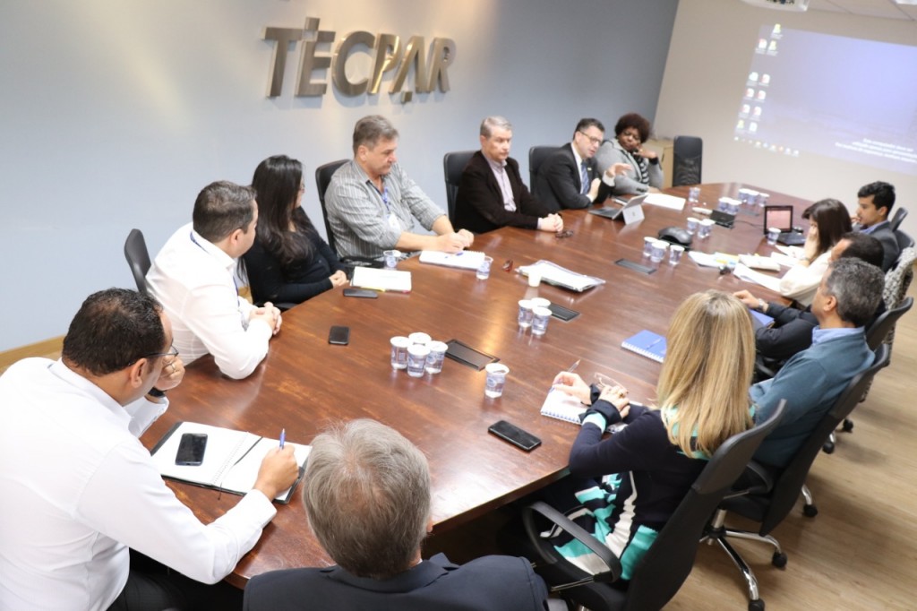 O presidente da Agência Paraná Desenvolvimento (APD), Eduardo Bekin, esteve reunido com a diretoria executiva do Tecpar e o grupo de trabalho responsável pela construção do plano. 
